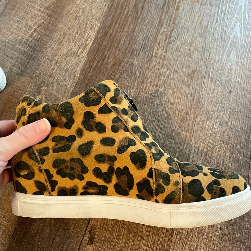 Blondo Glenda Leopard Waterproof Suede Zip Up Wedge Heel Sneaker Bootie Size 6.5 - Picture 8 of 14